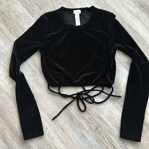 West of Melrose black womens concert velour crop shirt S